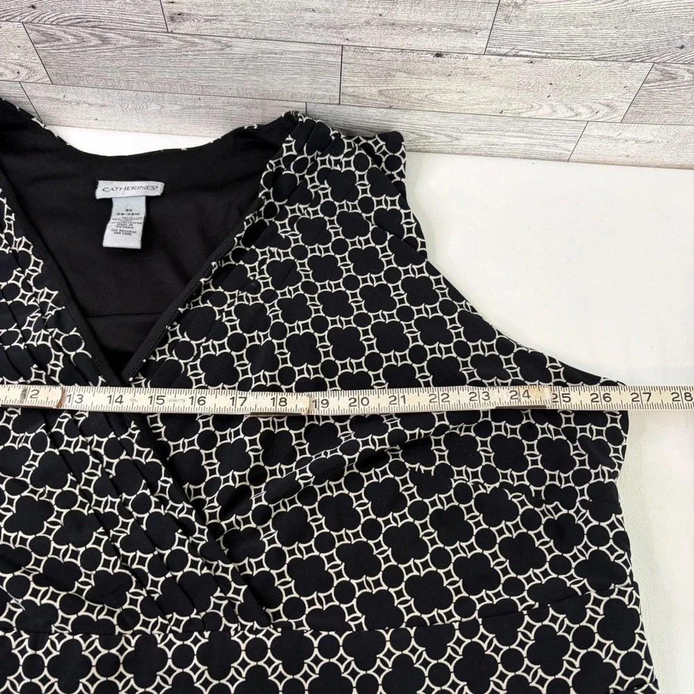 Catherines Dress Womens 3X Black White Geometric Surplice V-Neck A-Line Lined